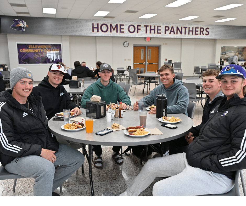 Ellsworth-Dinning-Students