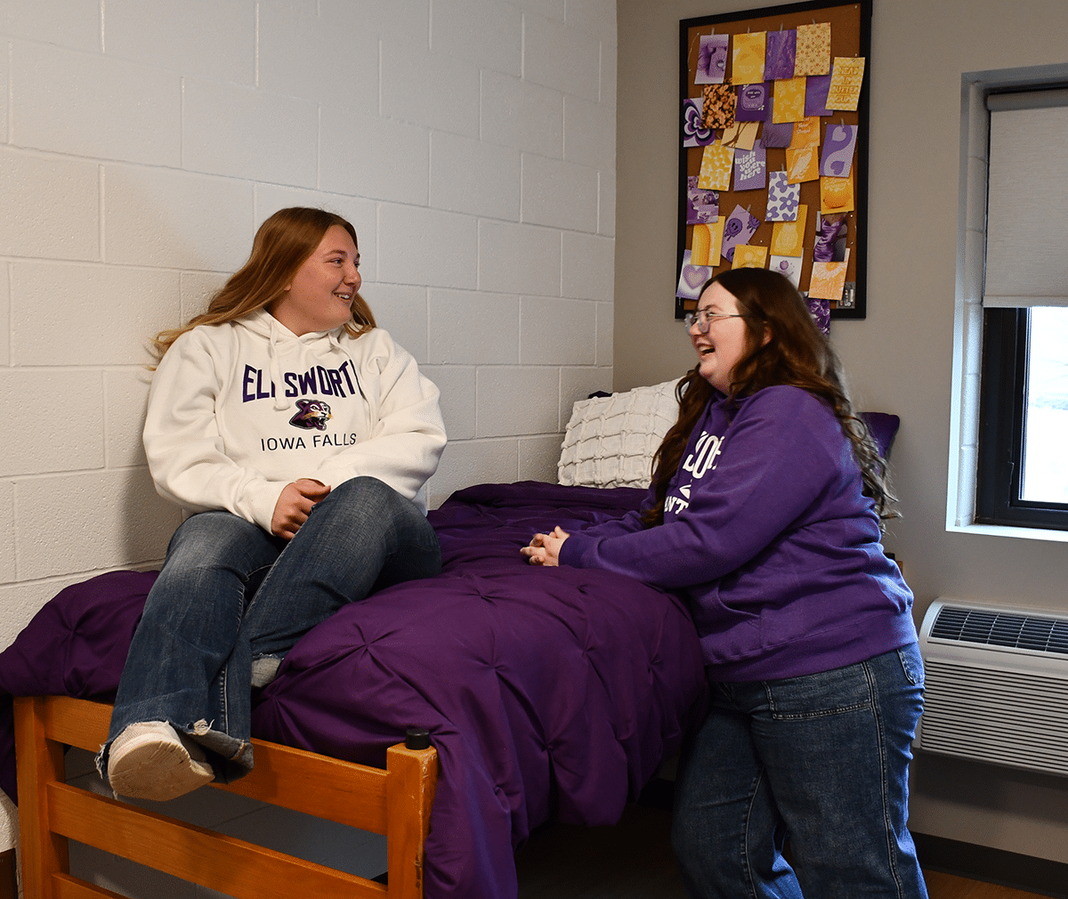 Ellsworth-Thompson-Hall-Students