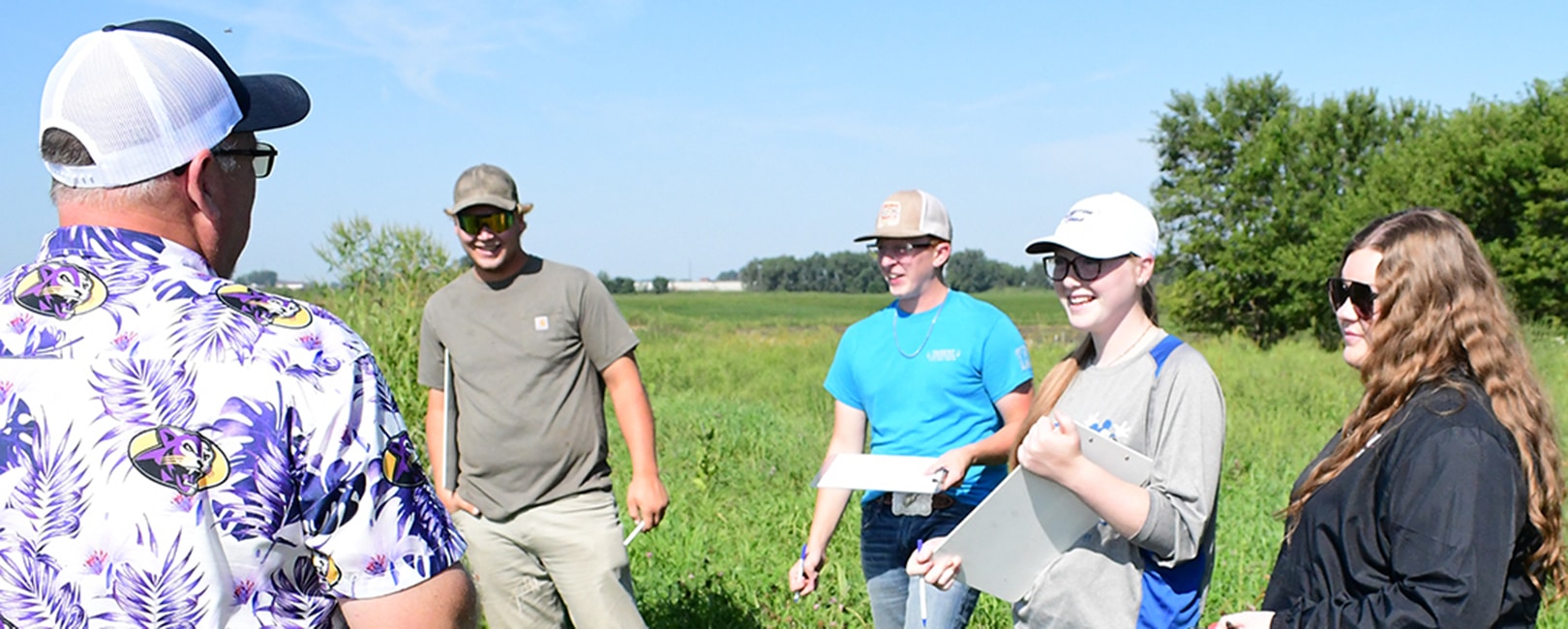 Ellsworth-Ag-Students-In-Field