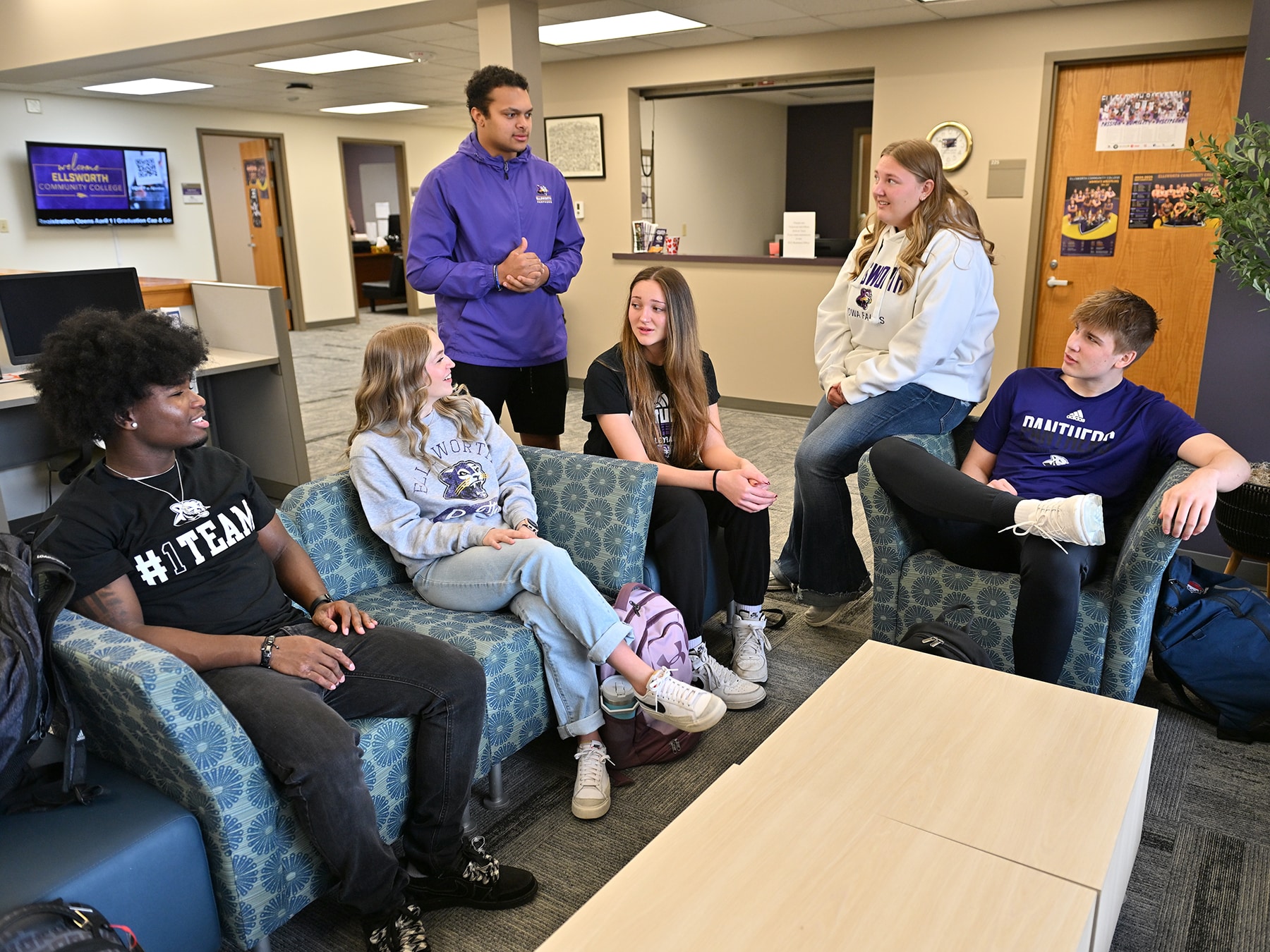 students-gathered-in-gentle-student-center